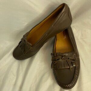 Sebago  women's Leather Brown Tasseled Loafer, Slip On, size 8